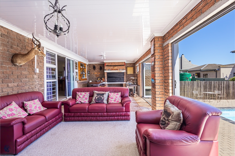 3 Bedroom Property for Sale in Myburgh Park Western Cape